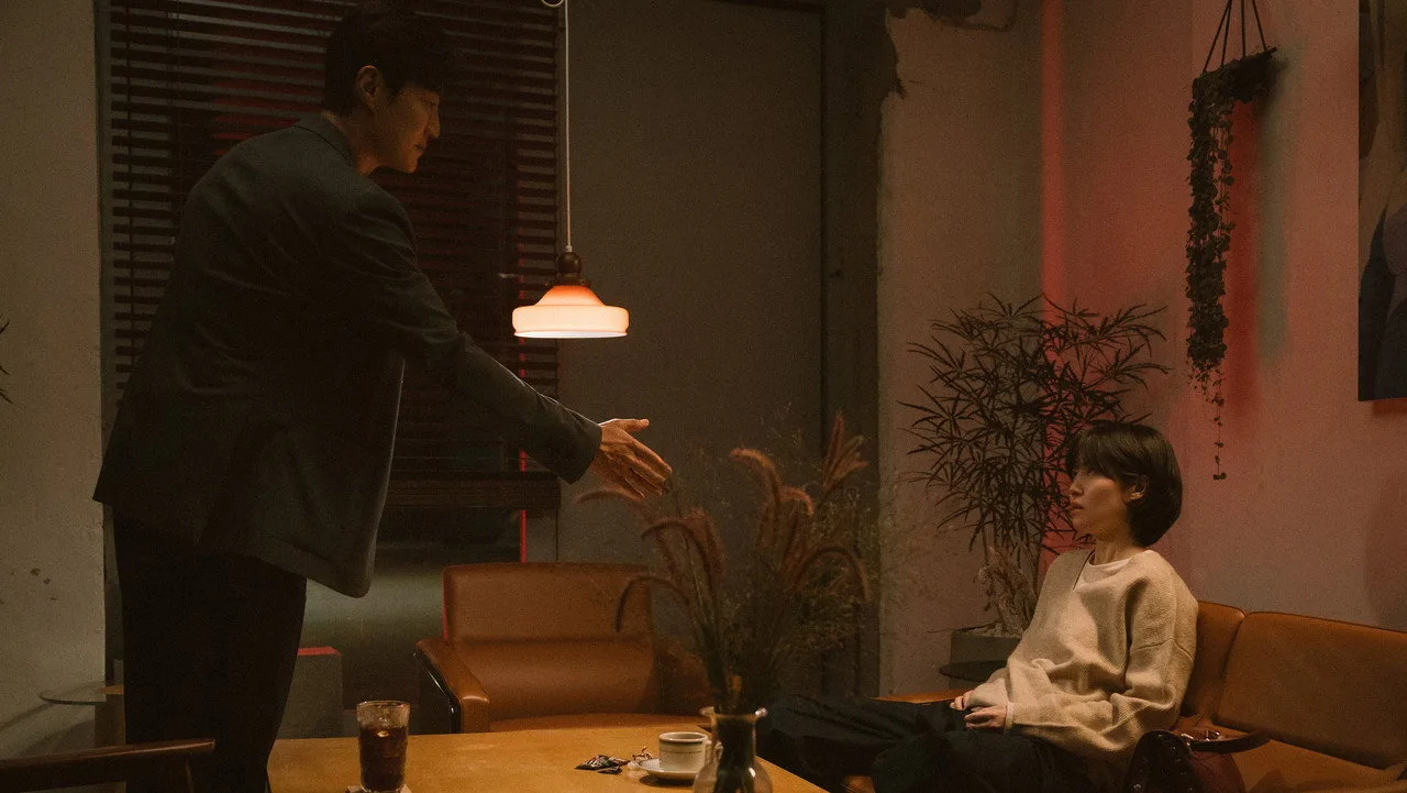 Imagem de The Table: Day and Night — The Table: Day and Night – Shim Eun Kyung troca palavras