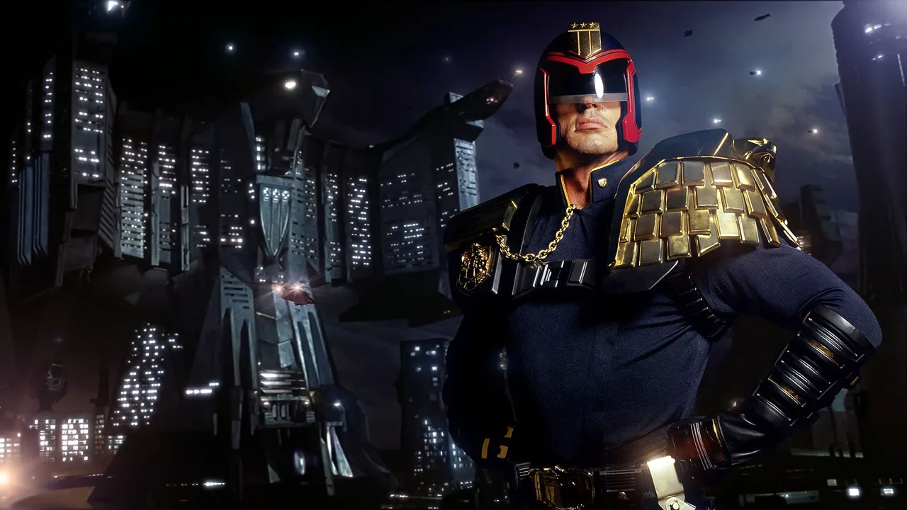 Imagem de Judge Dredd — 5 filmes de ficção dos anos 90 que não aguentam mais