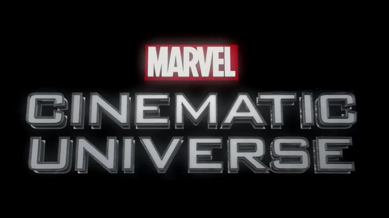Jovem fazendo agachamento com camiseta do Capitão América, ao fundo pôsteres de Taskmaster e Civil War