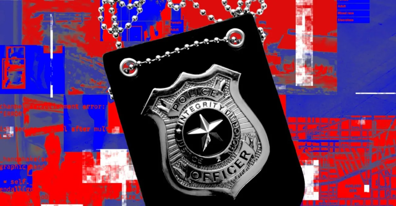 Policial em uniforme usando smartwatch enquanto corre em esteira de alta tecnologia