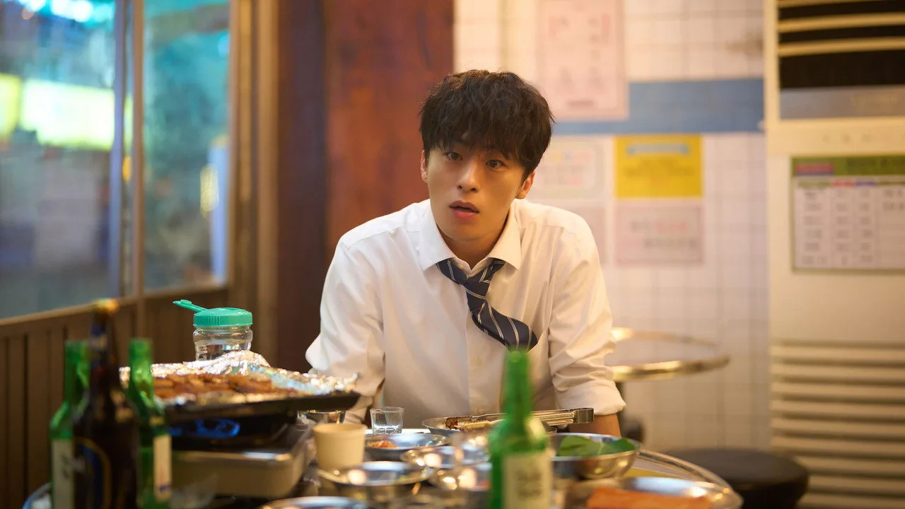 Imagem de Reawaken Man: The Red — Koo Kyo Hwan nos novos posters de Reawaken Man: The Red