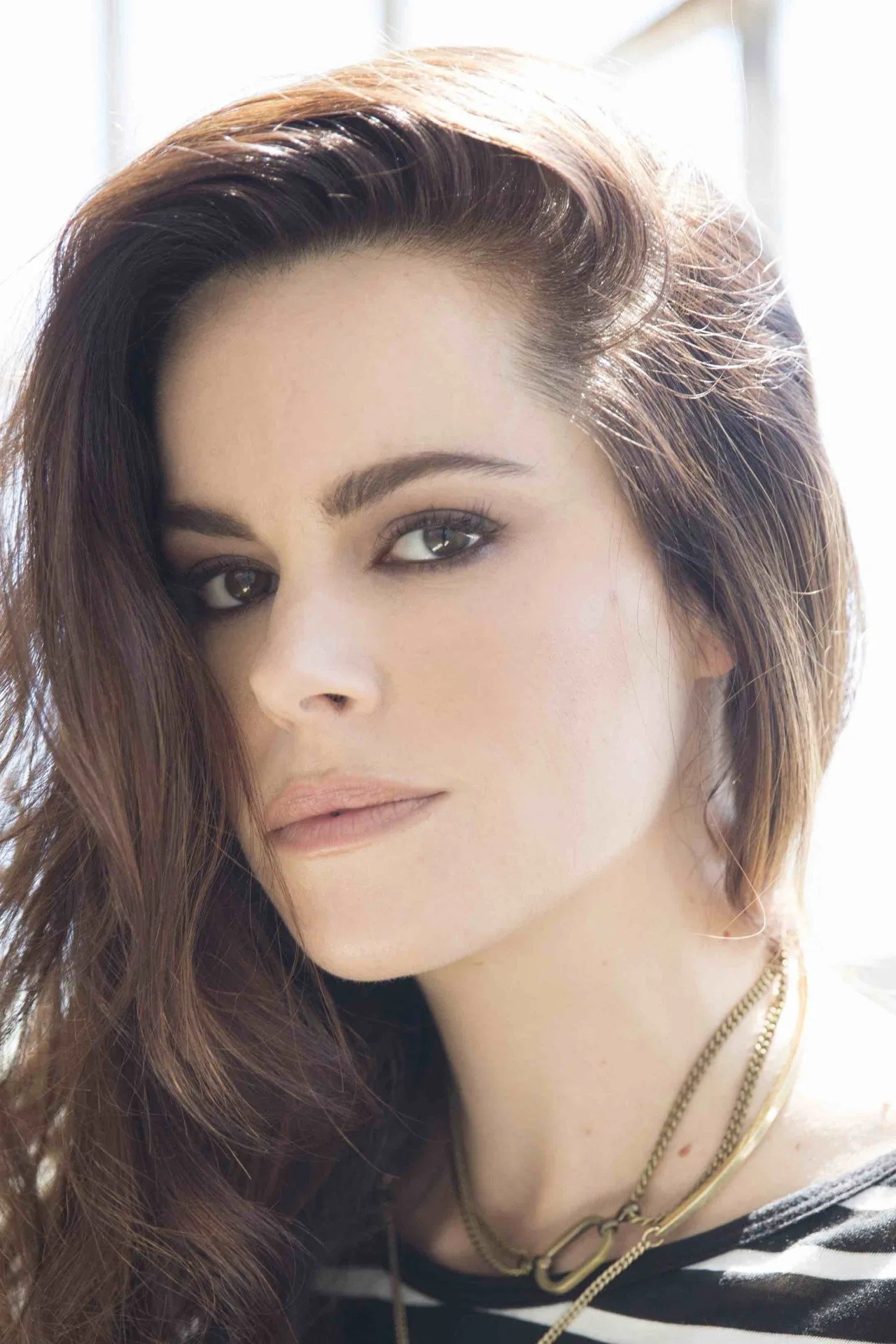 Imagem de Emily Hampshire — Emily Hampshire: EDITH de VisionQuest é a IA de Spider-Man
