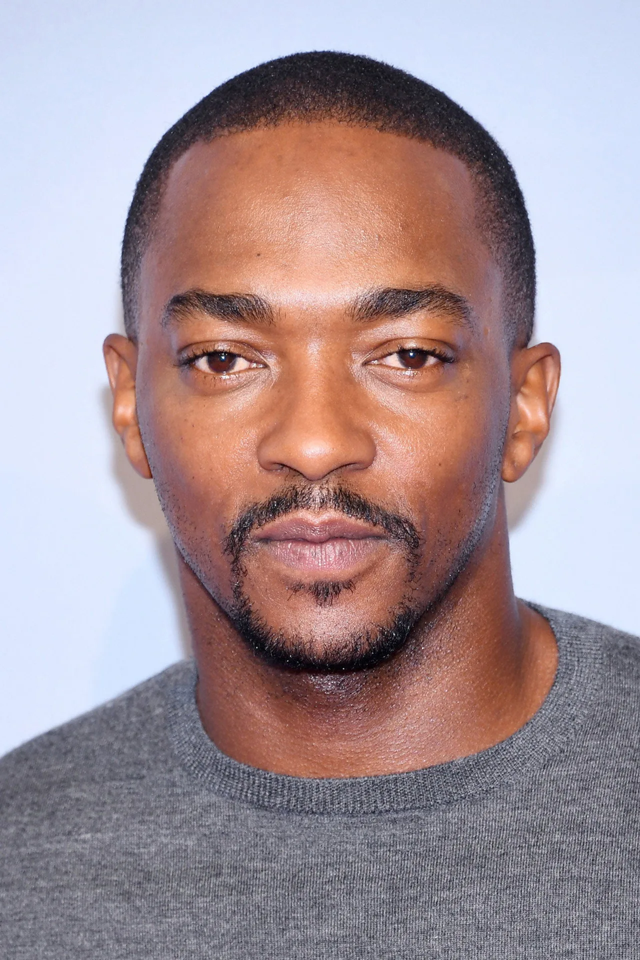 Imagem de Anthony Mackie — Captain America: quem assume o escudo após Secret Wars