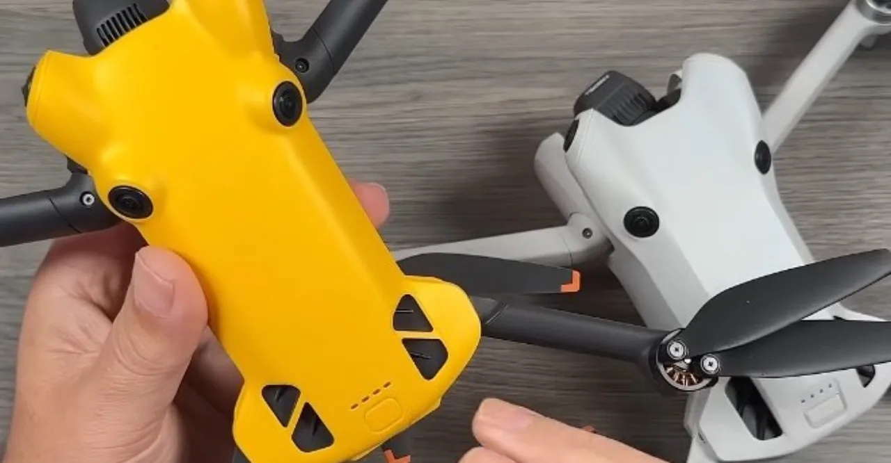 Drone DJI sobre mesa, ao lado de selo da FCC e documentos de regulamentação, com bandeira americana ao fundo