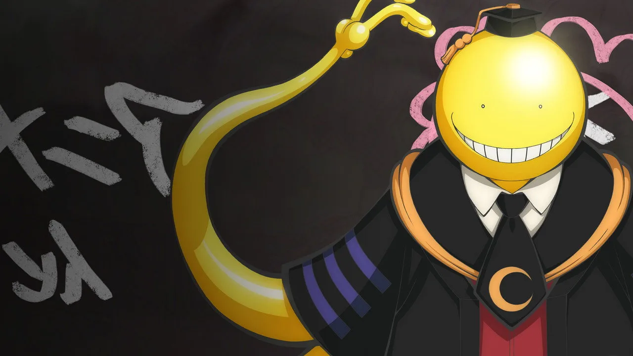 Jovem sentado no sofá, comendo frutas frescas e bebendo água, enquanto assiste ao trailer de Assassination Classroom
