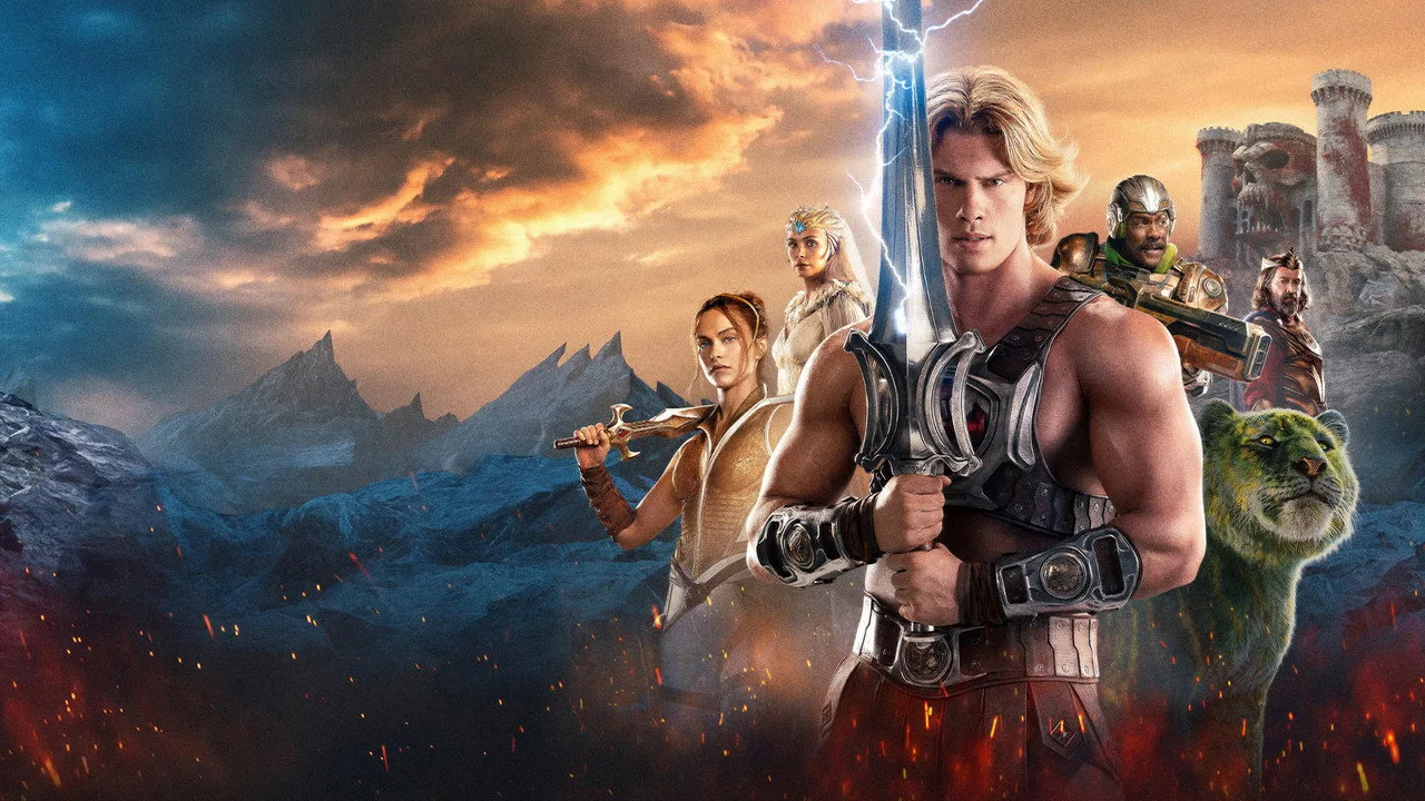 Pessoa suando, segurando halteres, enquanto come pipoca de cinema ao lado de um cartaz de “Masters of the Universe”