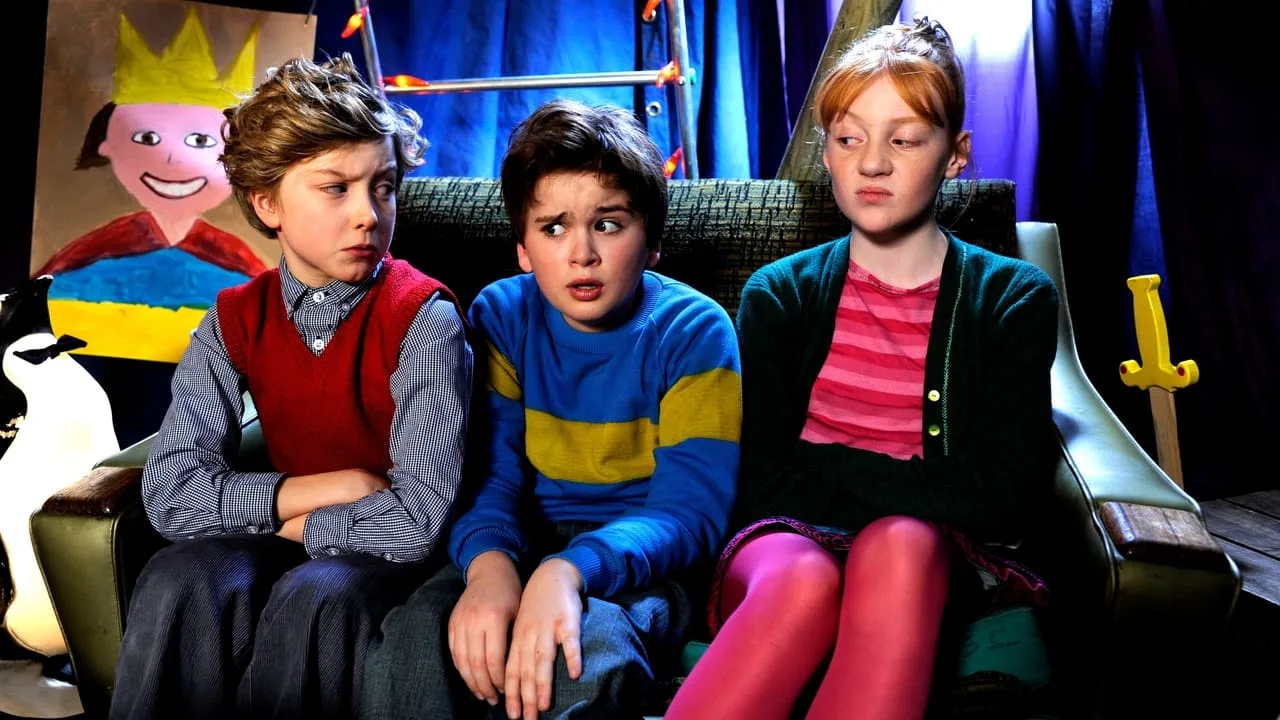 Jovem fazendo agachamento segurando controle remoto, ao fundo tela da Netflix exibindo a capa do filme *David*