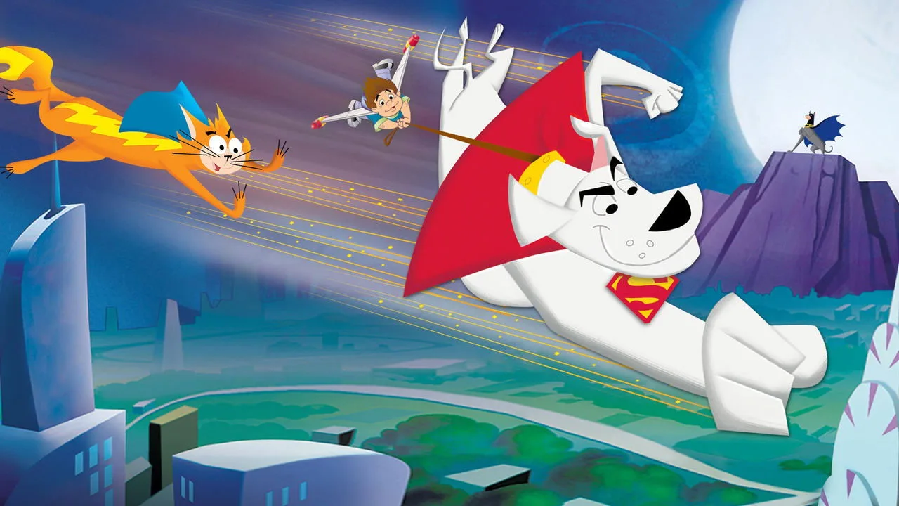 Krypto, o supercachorro, corre em pista de atletismo com coleira neon ao lado de halteres vermelhos
