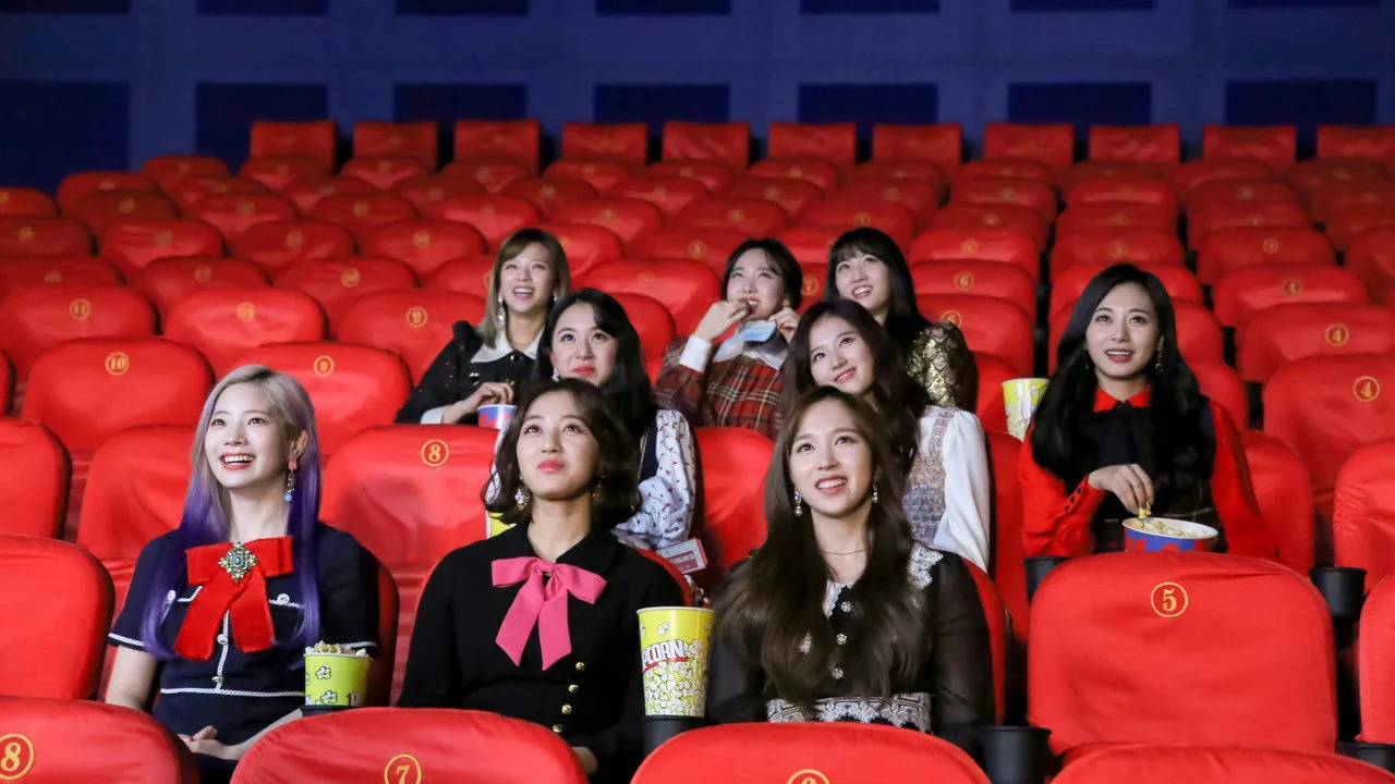 Imagem de TWICE — Dahyun e Cha Woo Min gravam 'Clouds Roll Like Gureumi'