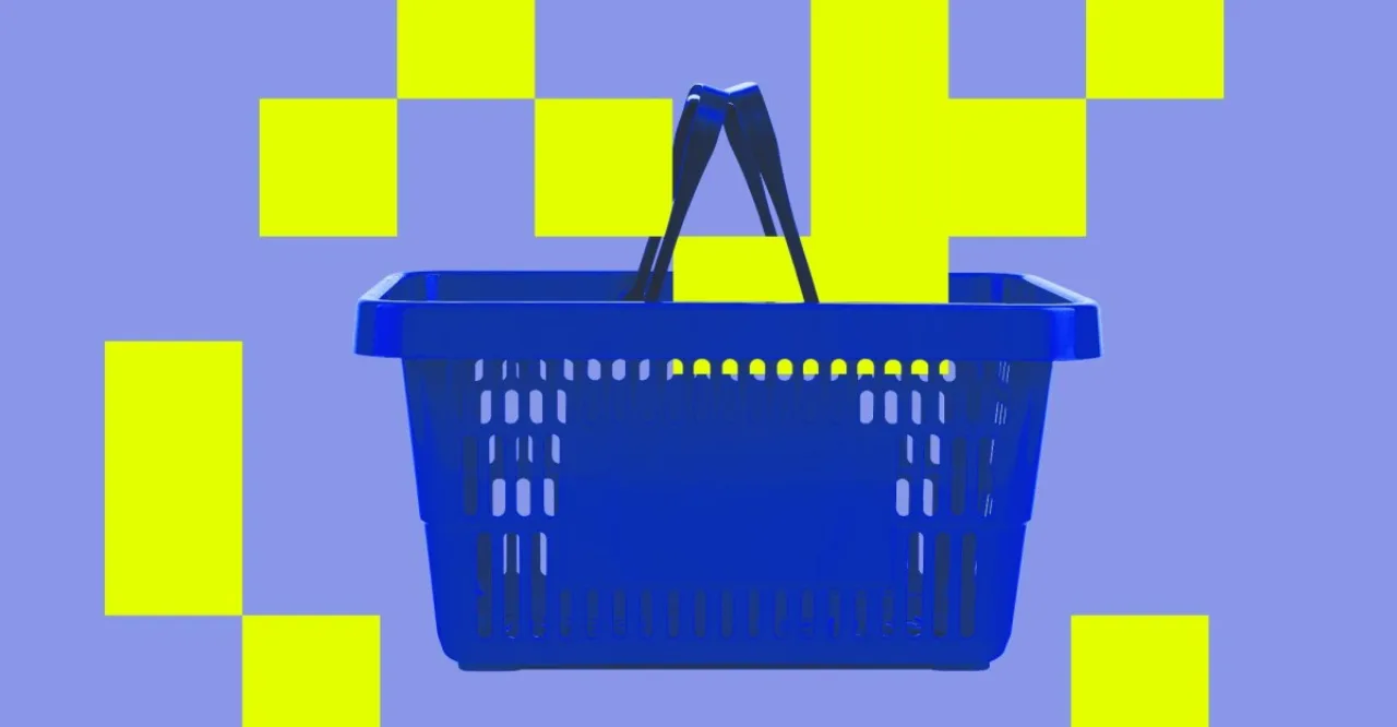 Tela do site The RealReal exibindo um cadeado, ícone de robô bloqueado e uma bolsa de luxo em destaque