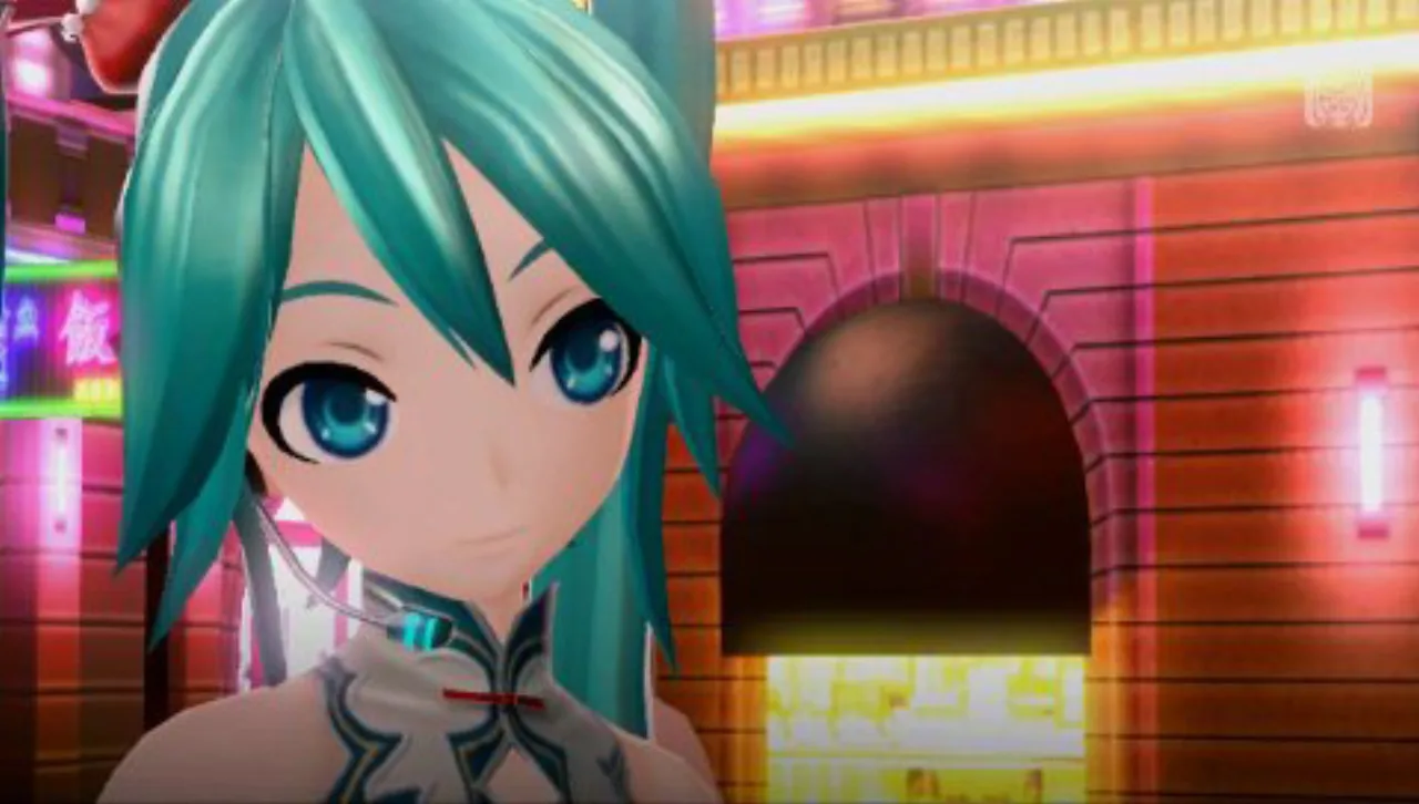 Jovem correndo ao ar livre usando fones com tema Hatsune Miku, segurando garrafa de água e smartwatch