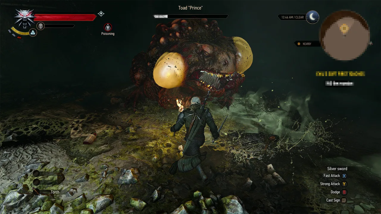 Gamer em pé, segurando controle, faz agachamento com halteres ao lado, vestindo camiseta de The Witcher