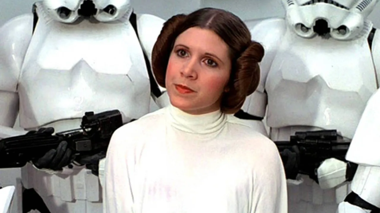 Vestido senatorial azul de Leia, com detalhe de gola alta e fenda, exibido em manequim ao lado do logo de Star Wars