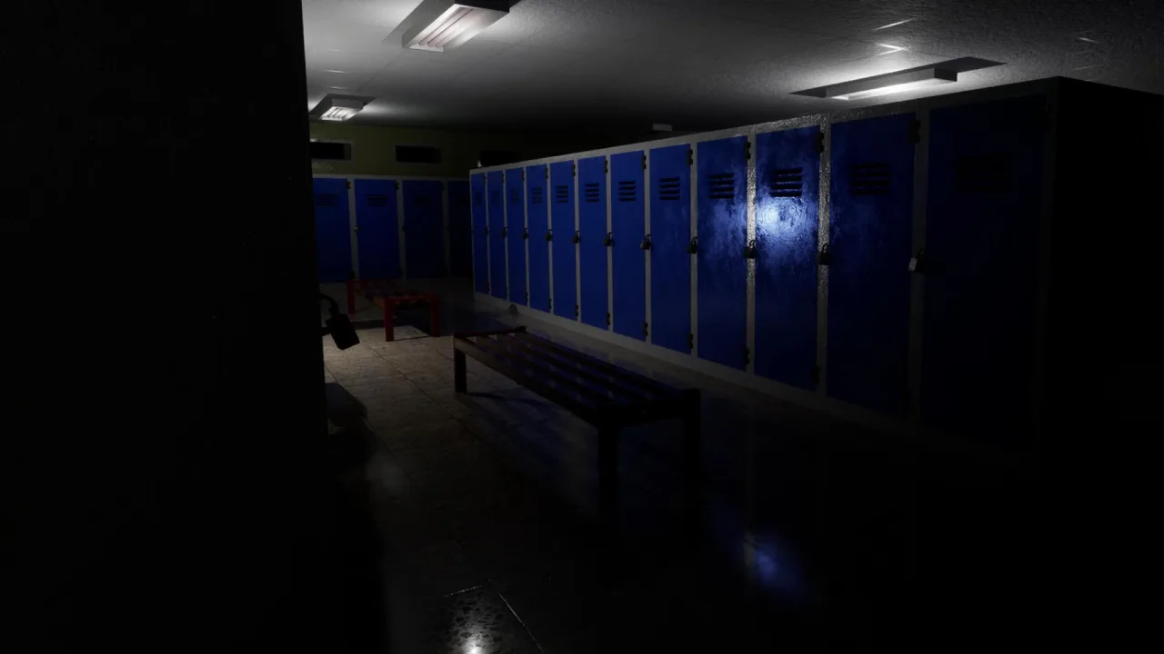 Atleta suado segurando seringa de sangue ao lado de halteres e um copo de suco, com gotas vermelhas escorrendo pelo chão