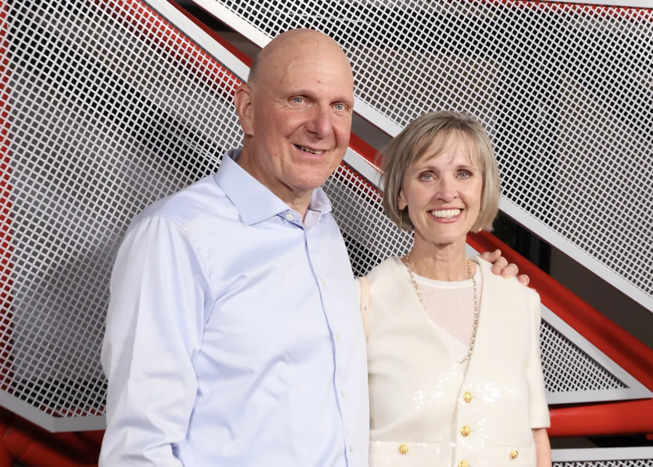 Doação de US$ 80 milhões de Ballmer à NPR impõe condições inéditas à emissora