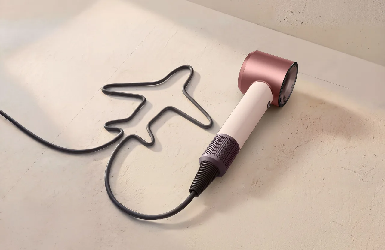 Dyson relança seu icônico secador Supersonic em versão compacta para viagens