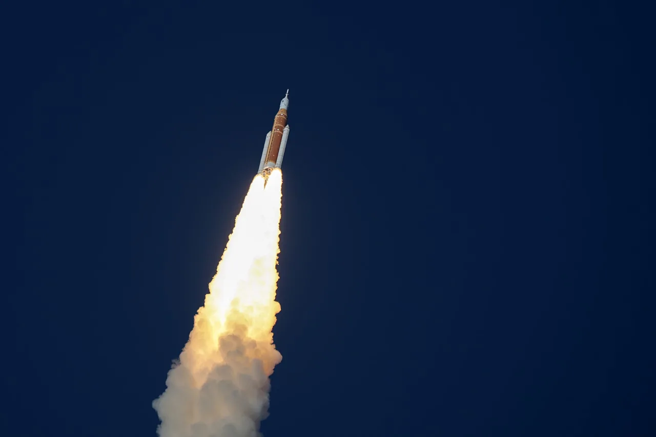 Rumo ao desconhecido: NASA lança quarteto em missão histórica de retorno à Lua