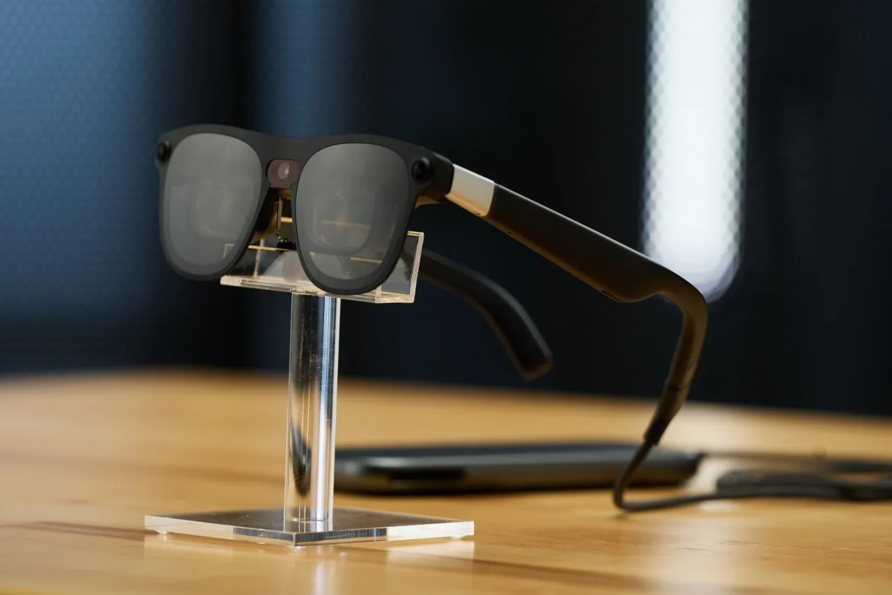 Luxo tecnológico: Google e Gucci preparam óculos inteligentes para 2025