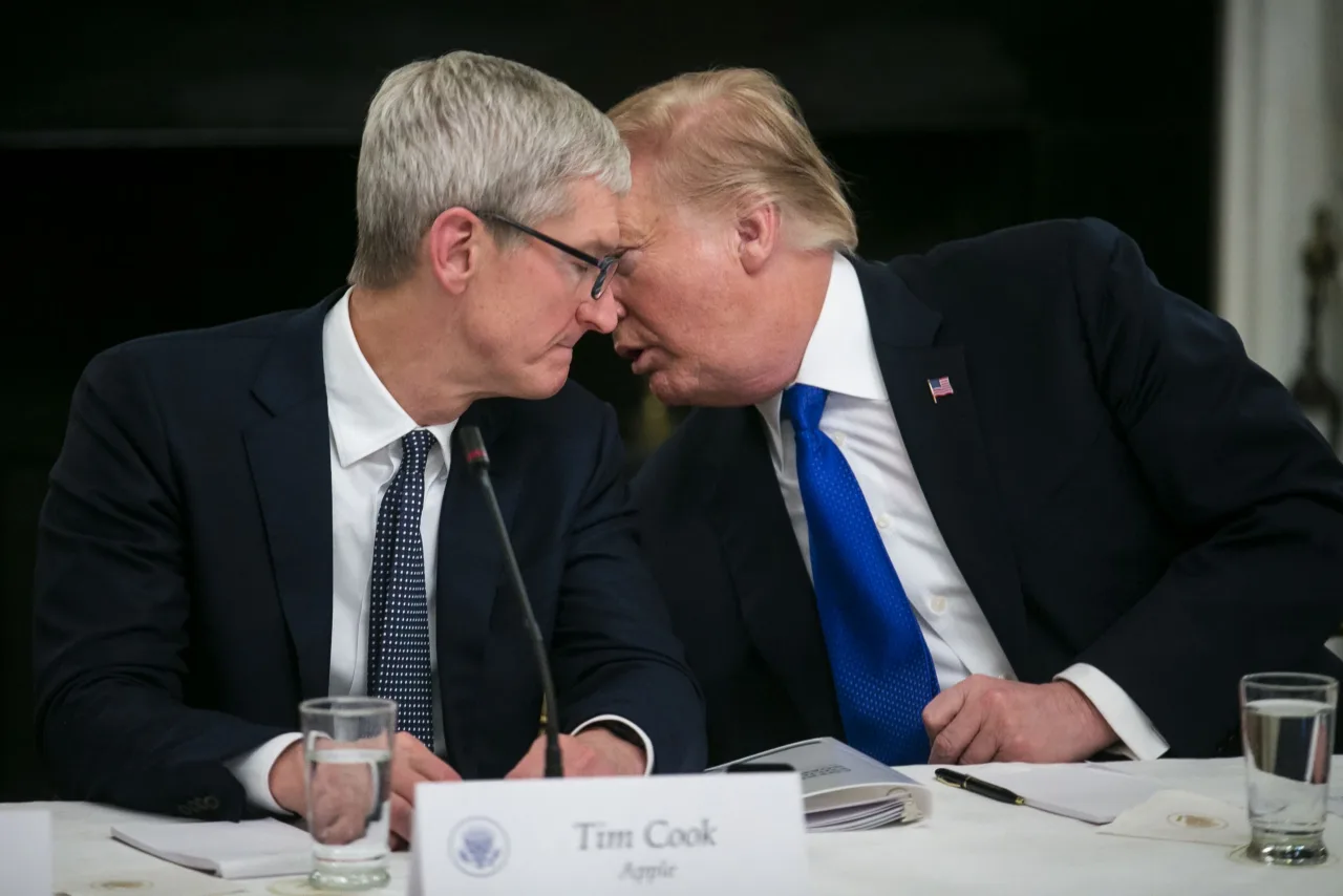 O "homem de confiança" de Trump na Apple: o papel de Tim Cook na nova era da Casa Branca